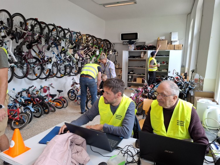 Ouverture festive de la Fietsbieb d'Asse